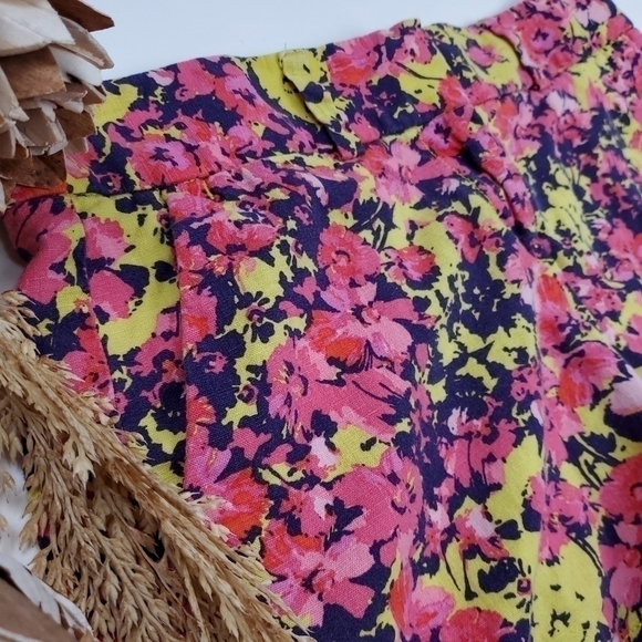 LOFT Multicolored Floral Linen Blend Shorts Sz 0 - Picture 5 of 11